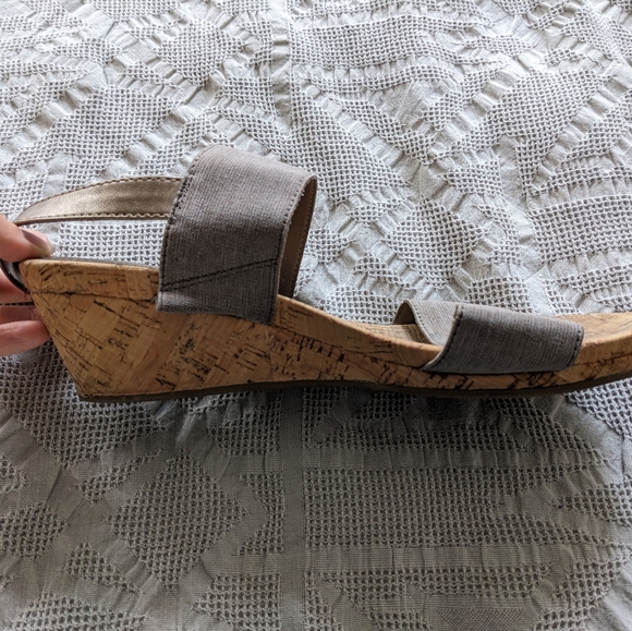 G.H. Bass & Co. Bass Laurie Tan Cork Wedges Women's Size 9.5 - Picture 5 of 5